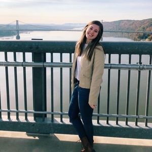 Meet your Posher, Brooke